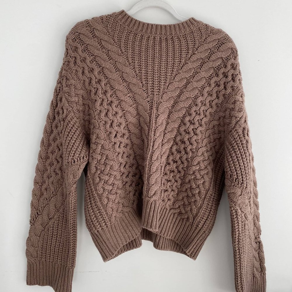 Cable knit sweater in mauve
